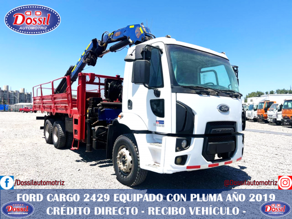 Camión Ford Cargo 2429, equipado con pluma, Doble puente, Año 2015, Excelente estado, valor $68.980.000