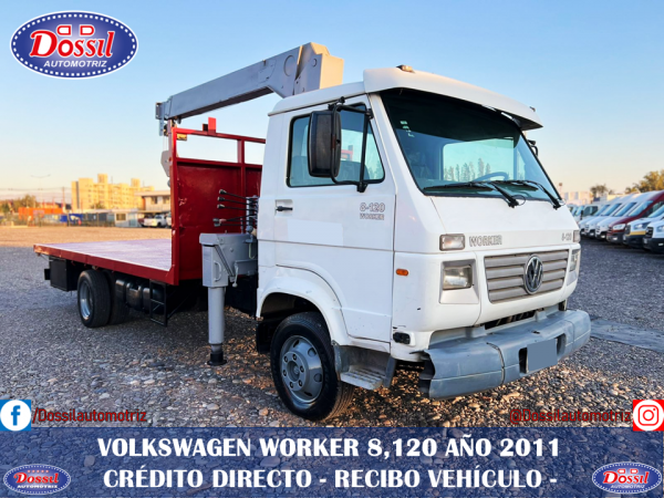 Camión Volkswagen WORKER 8.120, año 2011, equipado con Pluma de 2.500 de carga, todo funcionando. Valor $16.980.000